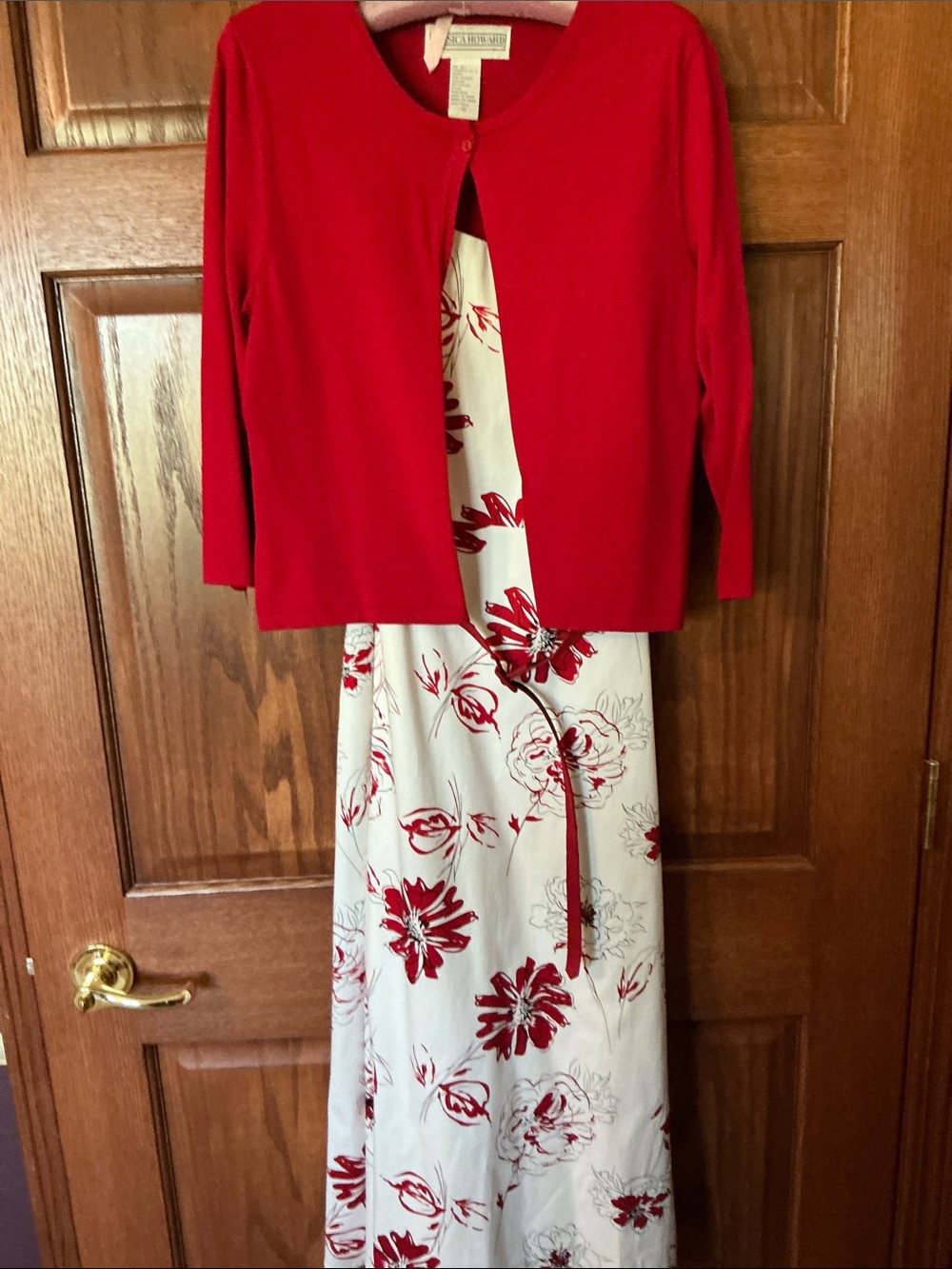Jessica Howard Floral Red and White Spaghetti Strap lined Dress. Size 12